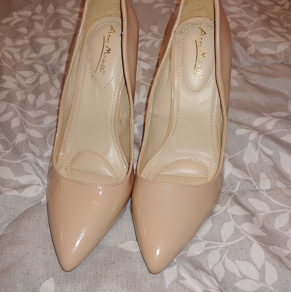 Nude Pumps - Picture 3 of 4